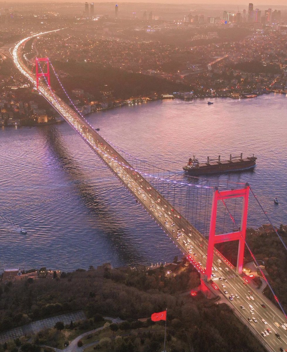 AcarUmut's tweet photo. #ColorsofTurkey
#Istanbul
@GoTurkiye ๐น๐ท๐งฟ
๐ท bildrone IG https://t.co/3176Nsu1oz