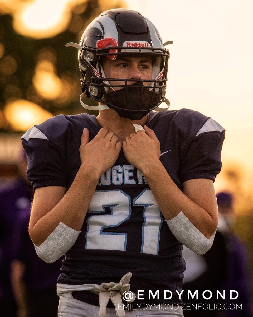 Emdymondphotos's tweet photo. Football is family ft. the Beck boys and their step dad and coach, Anthony Mizin, all integral parts of Rogers football #Ramily #ThisWeekInSales https://t.co/oN2WhqVjCR