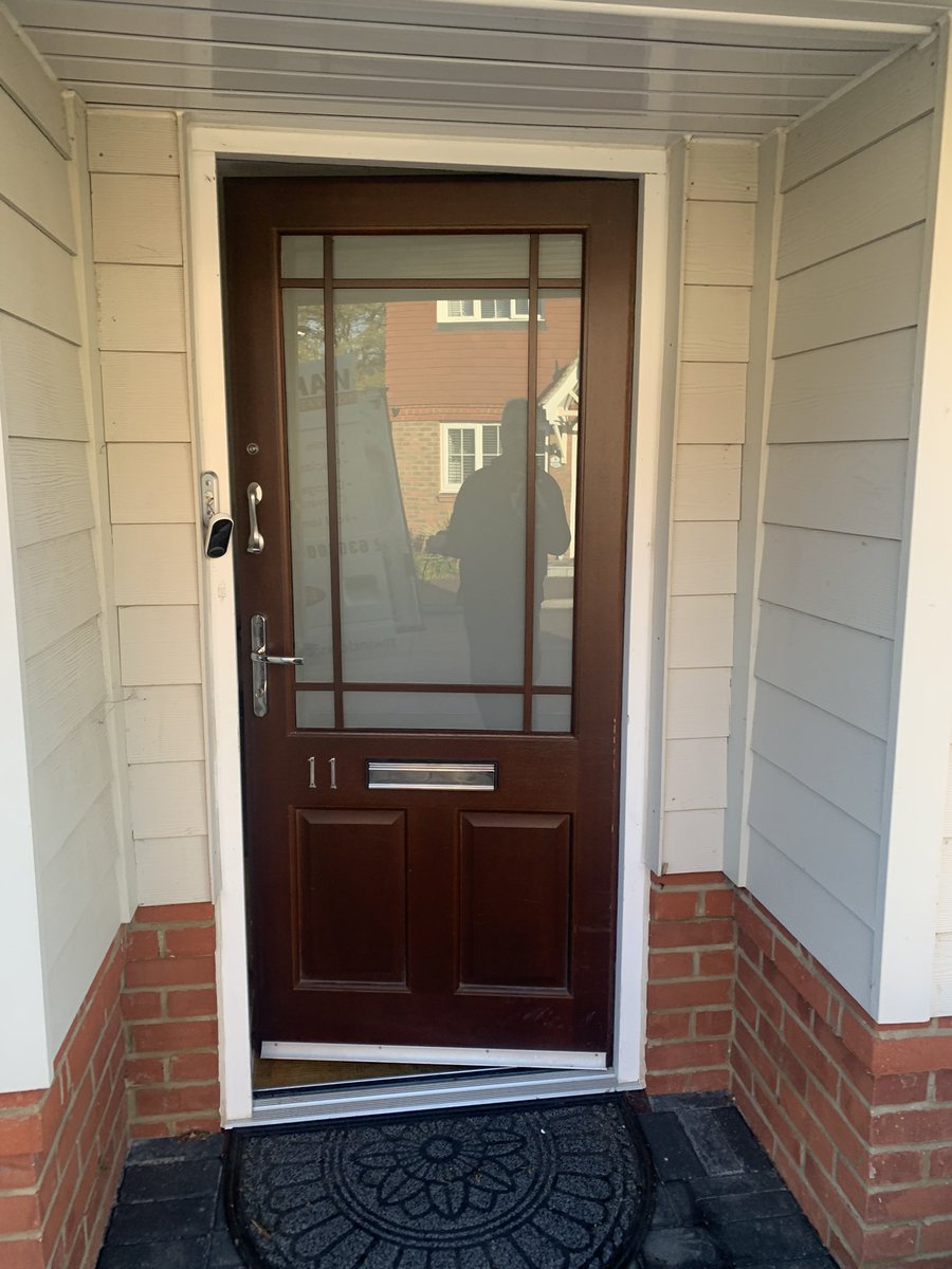 presswarm1973's tweet photo. What a difference! This new @SolidorLtd changes the entrance of this house in Cheshunt completely. Contact us at https://t.co/6KhDqZYBhk to do the same https://t.co/fmzke8rHqA
