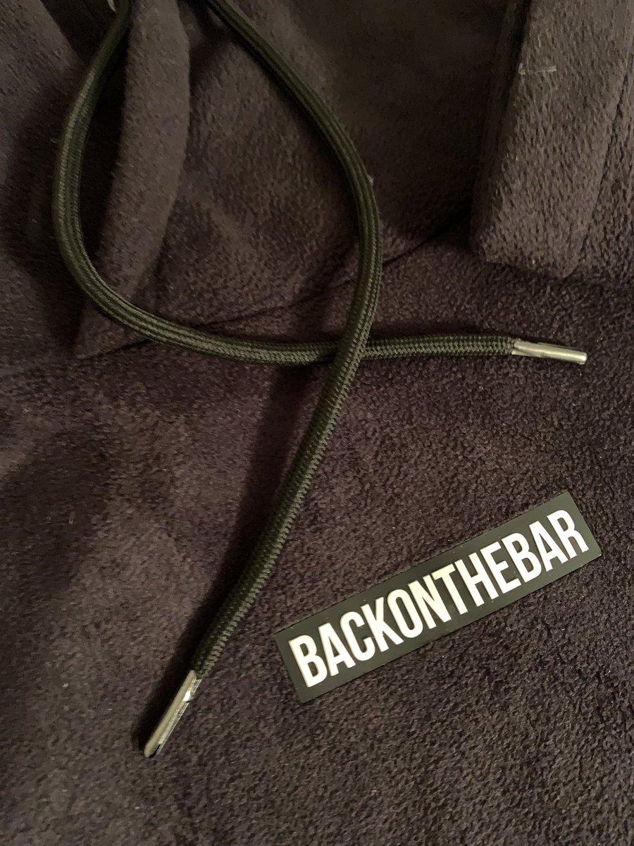 BackOnTheBarCl1's tweet photo. Our super soft and cosy micro fleece hoodies are now live on your website, grab one quick whilst stocks last and keep warm this winter training 🏋🏻♂️
•
#gymwear #crossfitclothing #microfleece #hoodie #hoodies #hoodieseason #crossfit #winter #backonthebar #backonthebarclothing https://t.co/Nz1LurX48V