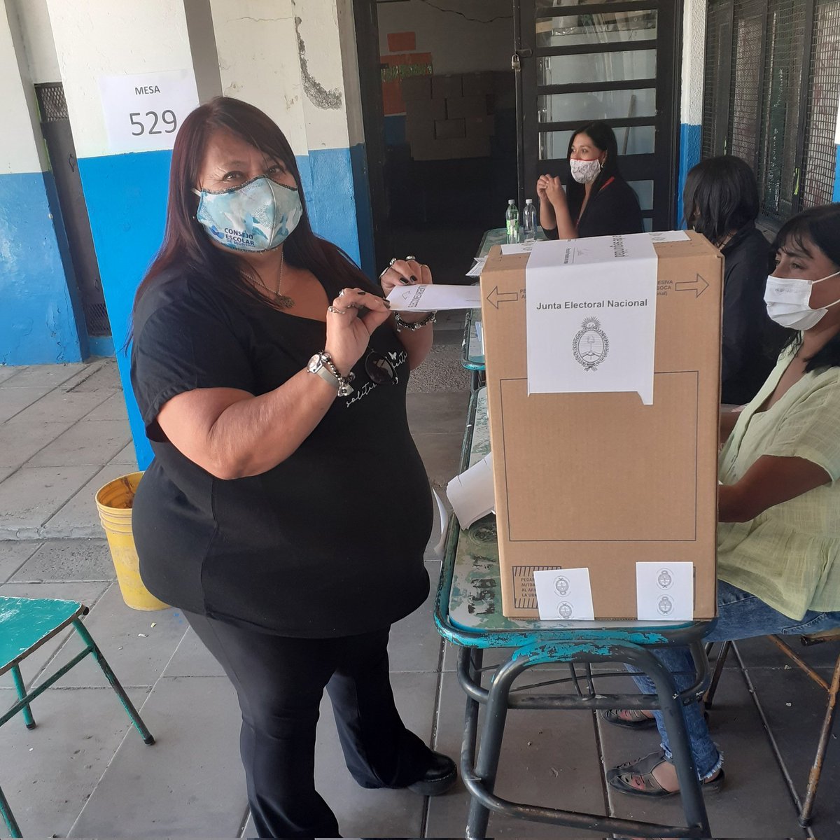 pcr_zoeste's tweet photo. Un orgullo nuestra compañera @MariaPtp , candidata a concejala por el @PTP_Nacional en el @FrenteDeTodos votando ahora en #Moreno
Protagonismo popular para cerrarle el paso a la derecha y luchar por un rumbo popular y soberano https://t.co/RrGy2bgv7s