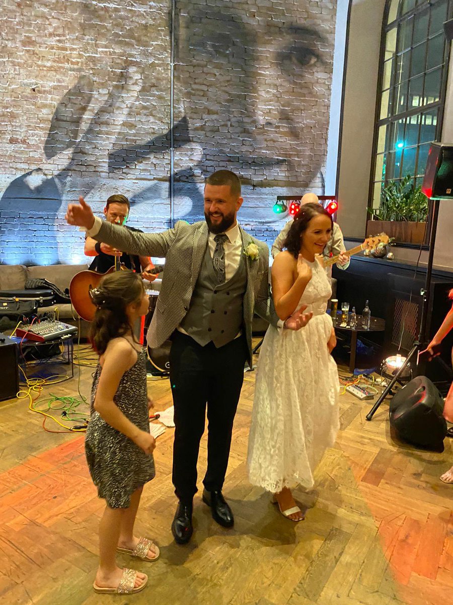 Over a week ago, I became a Mrs! 💙