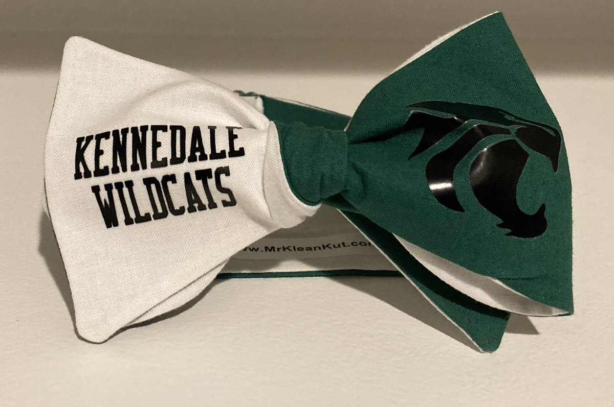 Y’all ever heard the expression “Look good, play good”

With help of Mr. Levi Harris &amp; <a href="/MrKleanKutVA/">Keylon Mayo</a> we did both! 

Big Shout Out to those guys for donating these top shelf bow ties for our season opener! 

#LookGoodPlayGood