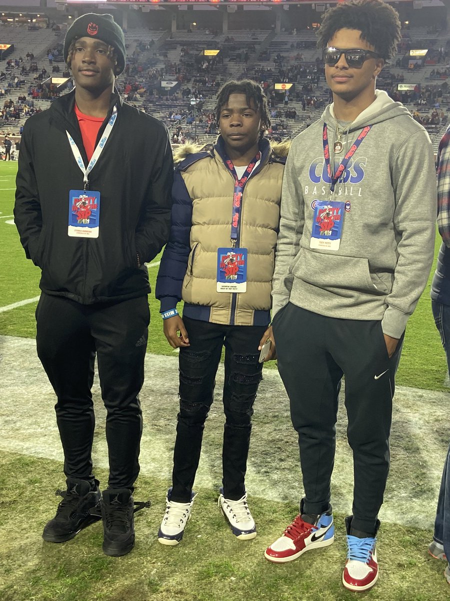 QBTPetty's tweet photo. Had a great time yesterday in Oxford 💙❤️@Coach_Leb @FisherRay_5 @Lane_Kiffin @BraylonBurnside @lukealtmyer9 https://t.co/S1QZORoKU1