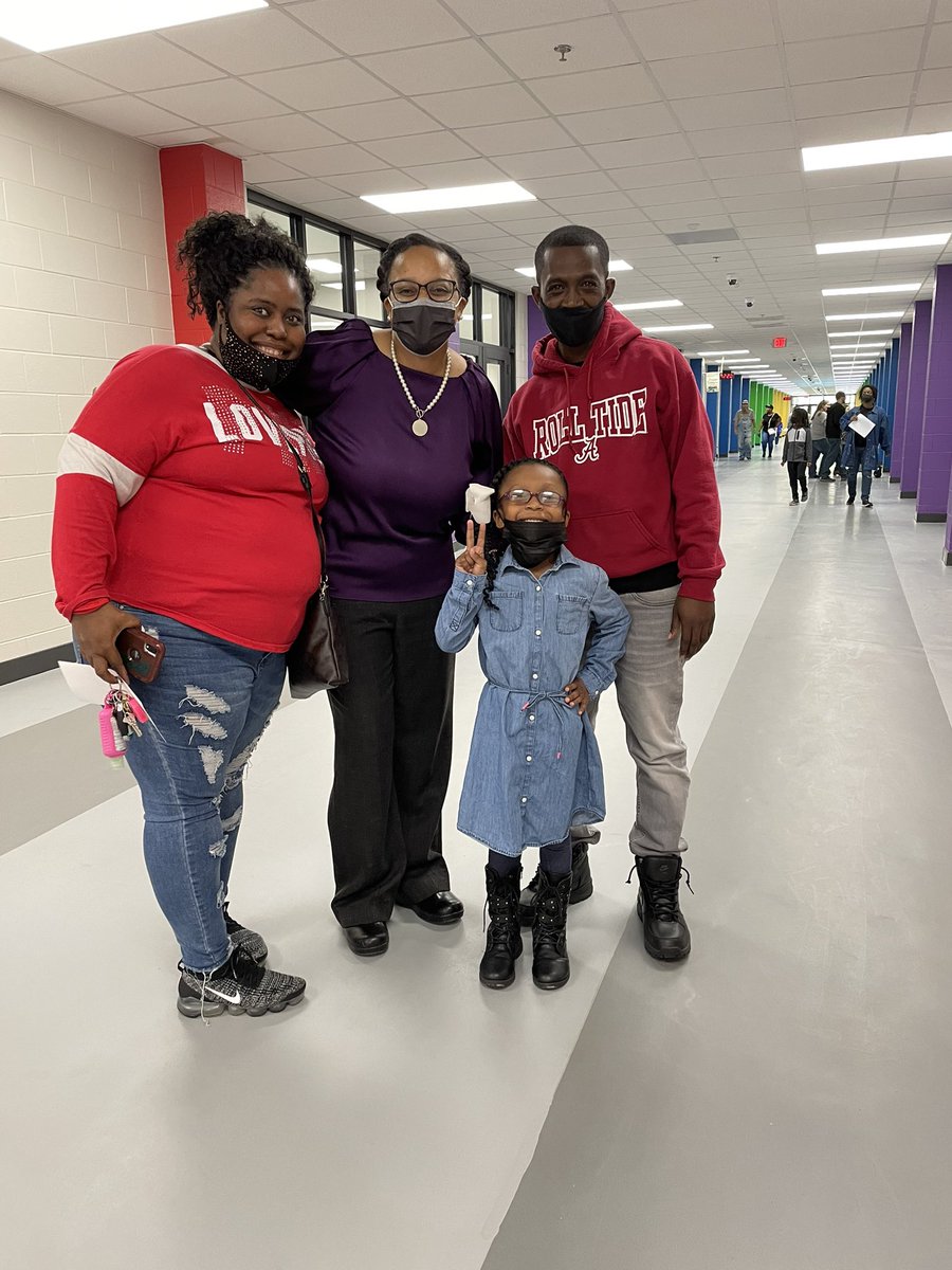Open House at HPS- Dr. Foster’s students and families love her and their new school.   Thank you faculty, staff and JEFCOED for making today a reality!  #jefcoedstrong <a href="/susanremick16/">Susan Remick</a> <a href="/JEFCOED/">Jefferson County Schools</a> <a href="/NorthHighlandEl/">Hueytown Primary School</a>