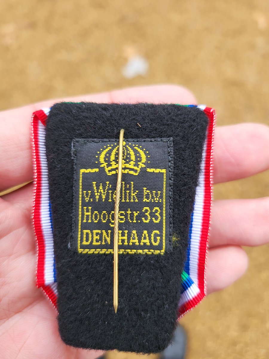 Do you know a Dutch veteran who may have lost this in London today? Contact @watkinson_gaz