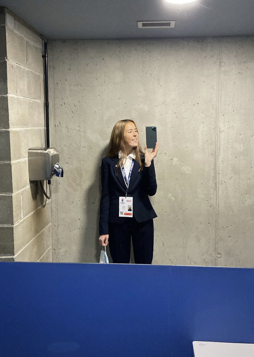 karolinejostne's tweet photo. 📍Chomutov, Tsjekkia
🏒 Norge - Polen
🇳🇴 Heia #Hockeyjentene! https://t.co/gH0iHOC6By
