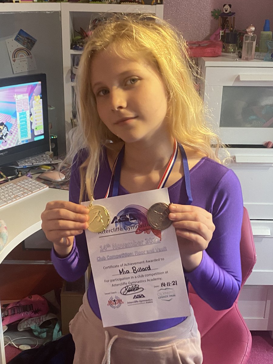 claire billard tweet media