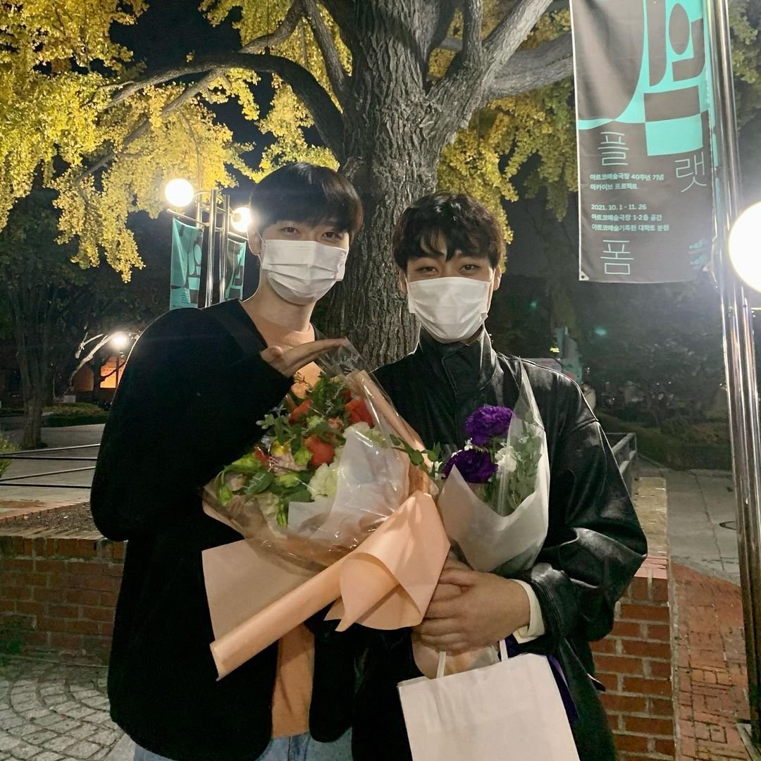 TheManBLK_Team's tweet photo. [ IG UPDATE- #JaeOh ]
211029

🔗https://t.co/xsLBOHOoCq

[TRANS] " Brother Kyuhyun, who likes and looks cool!
Thank you for the concert "

@TMB_TheManBLK #THEMANBLK https://t.co/rQ6mBbNVQD