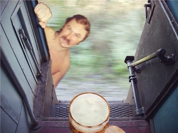 Jesses509's tweet photo. @Urgant_Show Фото переезда из Сахалина в Москву https://t.co/zMAqcKa0vr