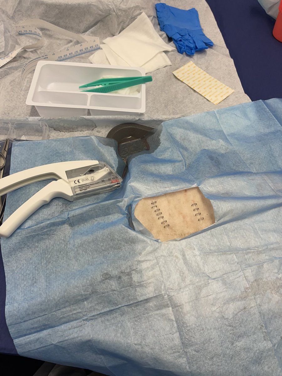 Cracking day with <a href="/AwardsKudos/">KudosAwards</a> @AmboWill  learning Advanced Wound Management, would recommend!  #woundmanagement #prehospital