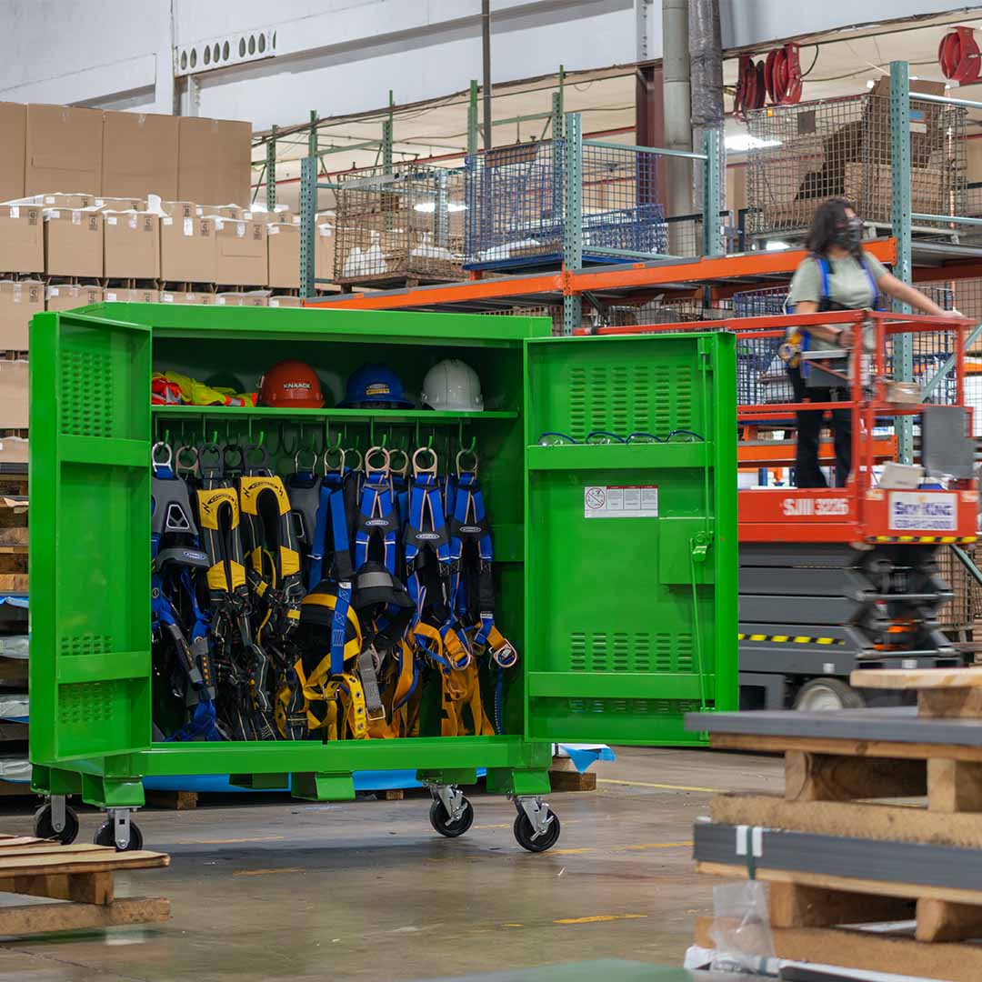 CantCrackKnaack's tweet image. Secure and sort FallProtection harnesses, indoors or out! The #KNAACK #SafetyKage goes well beyond traditional #jobsiteStorage.
bddy.me/3owcd0u