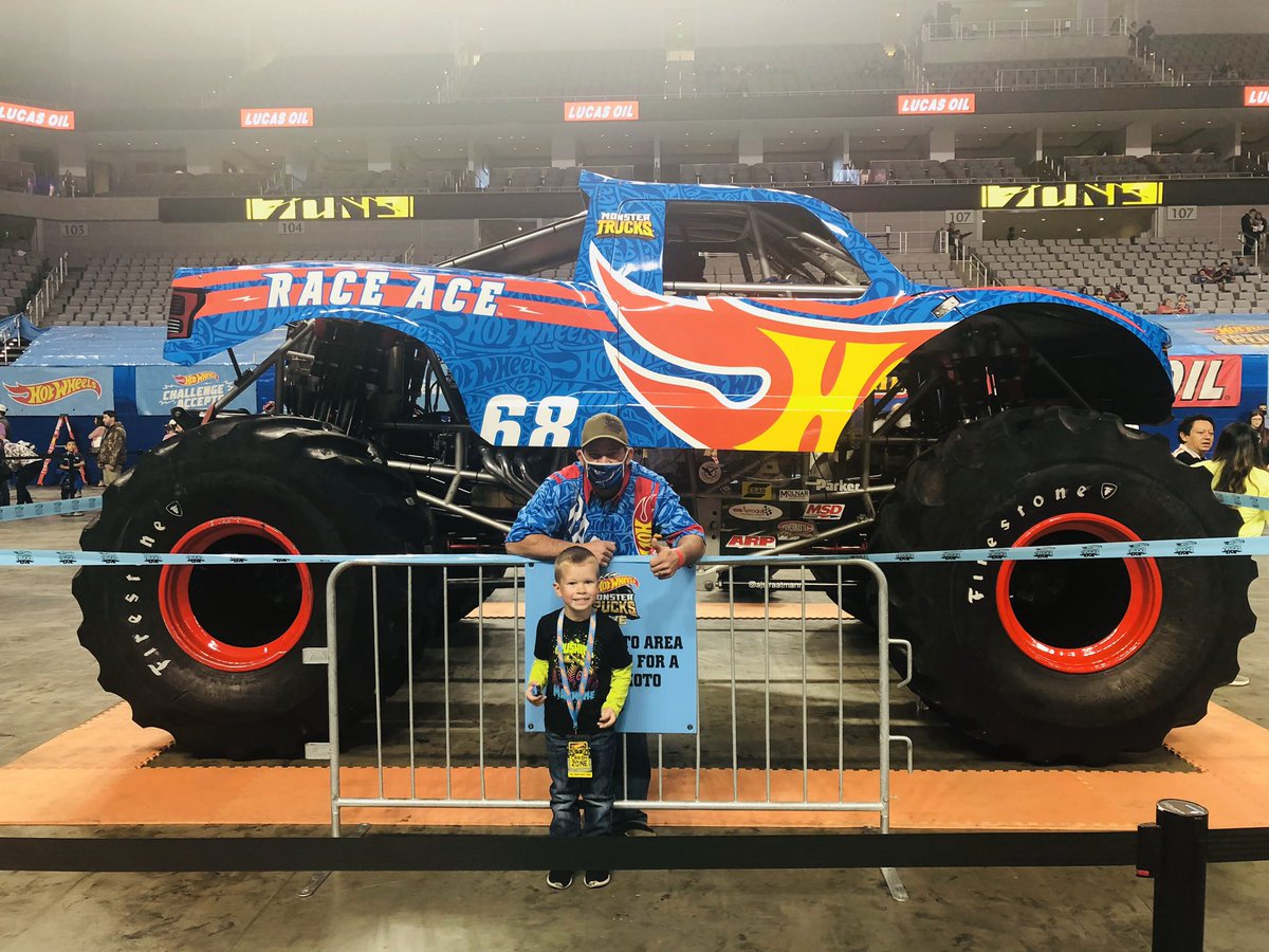 #HotWheelsMonsterTrucksLive