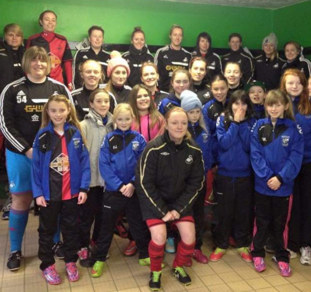 clive Thomas (@evobad5) on Twitter photo Who that young footballer in front off <a href="/ffionashman1/">ffion ashman</a> <a href="/kelseythomas553/">Kelsey Thomas</a> <a href="/AberTownWomen/">Aberystwyth Town Women FC</a> 😅 blast from the past😎 Who that young footballer in front off <a href="/ffionashman1/">ffion ashman</a> <a href="/kelseythomas553/">Kelsey Thomas</a> <a href="/AberTownWomen/">Aberystwyth Town Women FC</a> 😅 blast from the past😎