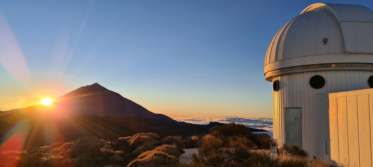 madsfandersen's tweet photo. Solnedgang på Tenerife er altid smukt😊#SONGtelescope https://t.co/j80mSEL6Le