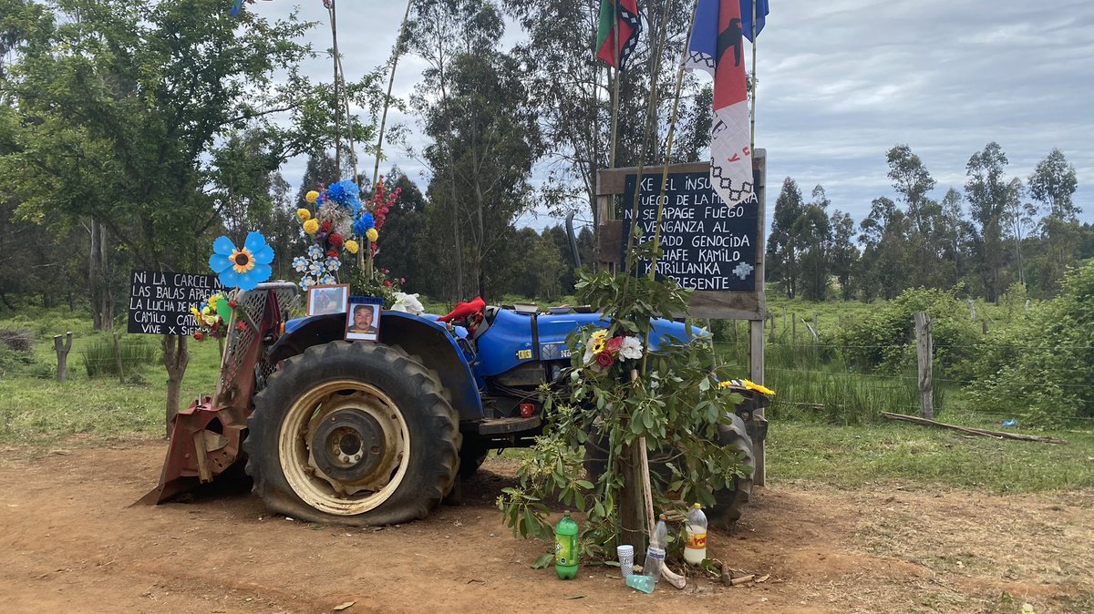 Camilo Catrillanca hoy tercer aniversario de su muerte a manos de @Carabdechile  #Temucuicui #Ercilla acá en el tractor que conducía al momento de su muerte ..@Canal13temuco #CamiloCatrillanca