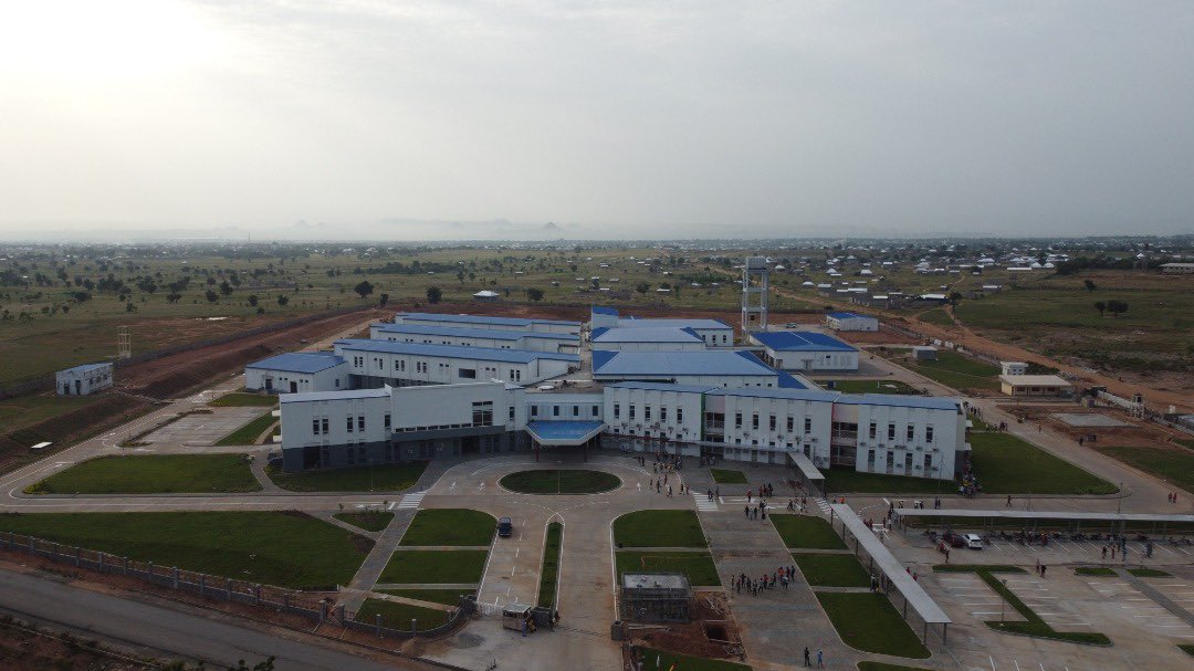 DrManaouda's tweet photo. I have just visited the Garoua Referral Hospital, specialized in neurosciences, as a prelude to its provisional reception in December 2021. Another manifestation of the seven-year term of the Great Achievements of the Head of State, His Excellency Paul Biya. https://t.co/vTSafJUyLT