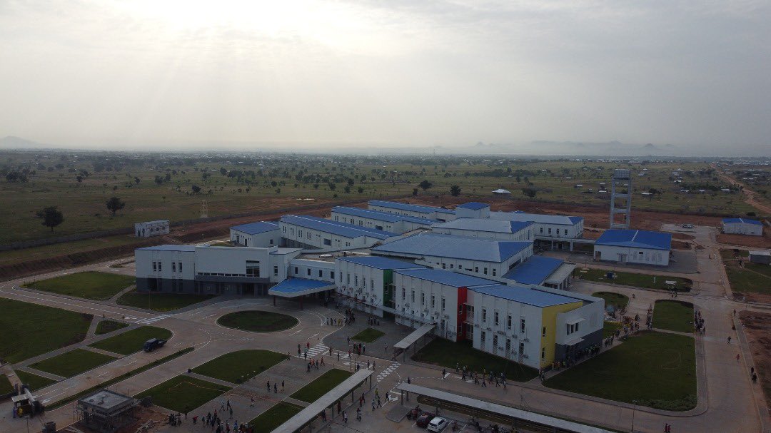DrManaouda's tweet photo. I have just visited the Garoua Referral Hospital, specialized in neurosciences, as a prelude to its provisional reception in December 2021. Another manifestation of the seven-year term of the Great Achievements of the Head of State, His Excellency Paul Biya. https://t.co/vTSafJUyLT