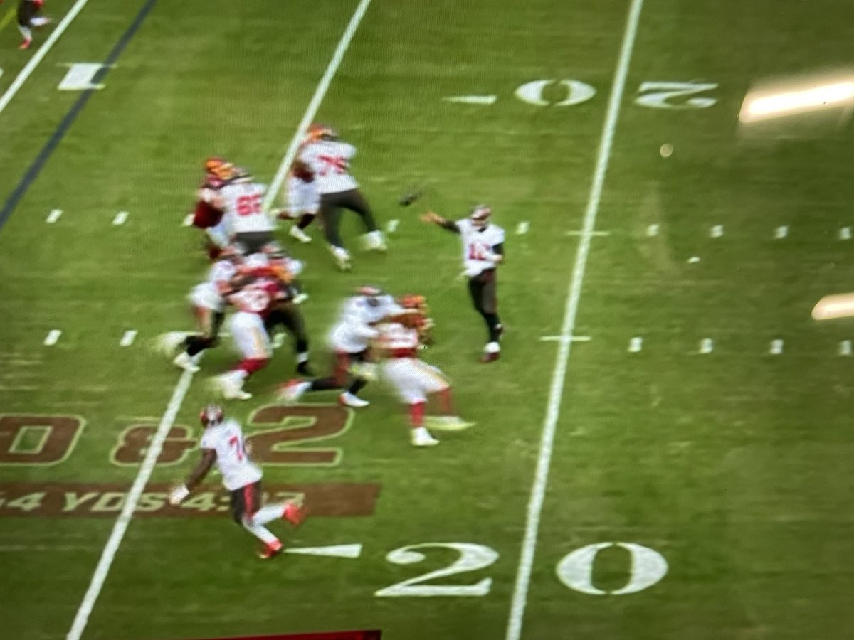 michaelpinRVA's tweet photo. Chase Young, Ryan Fitzpatrick and Alex Smith - all injured within 10 yards of the same spot on the west side of FedEx Field. https://t.co/IJG58WKn6D