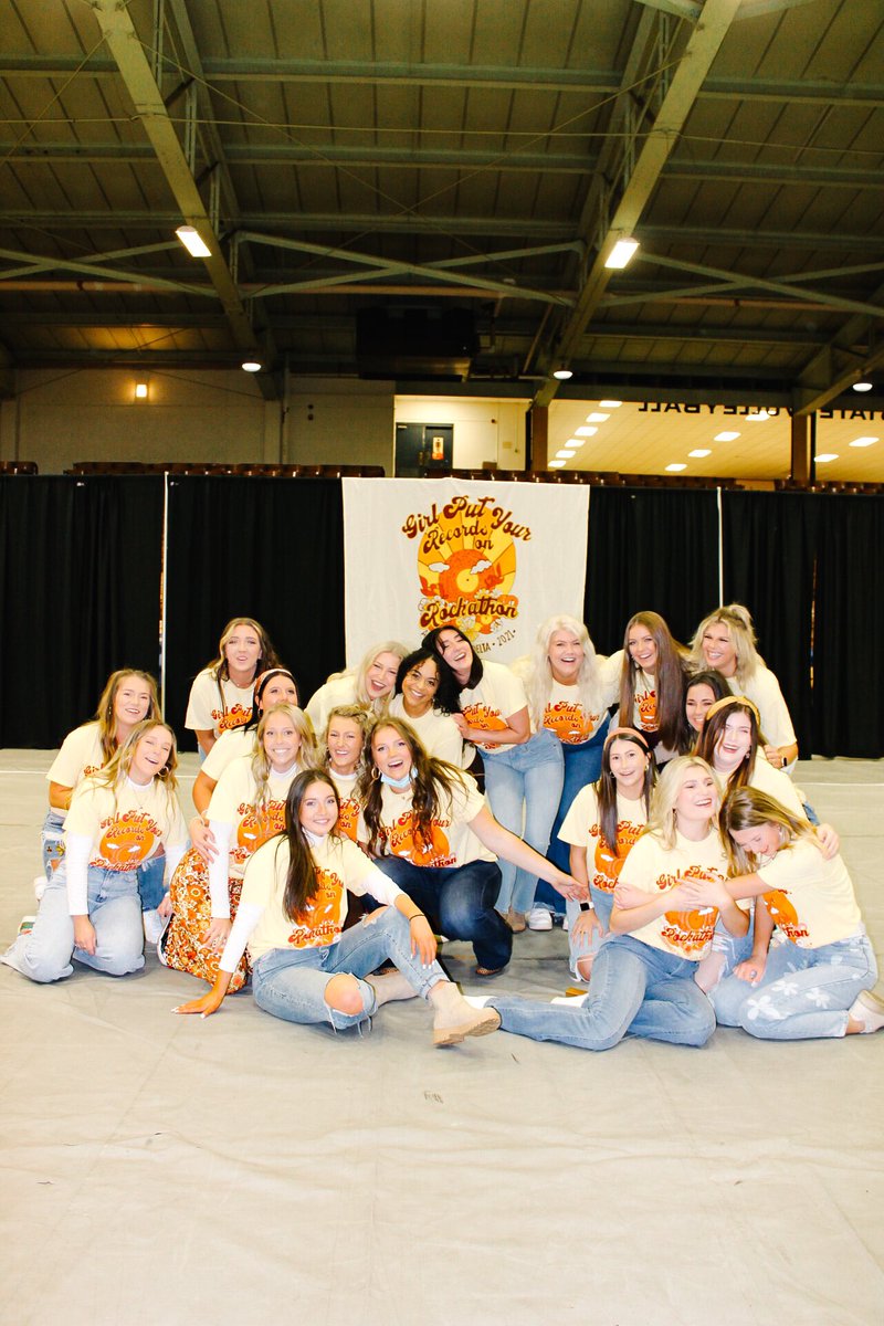 ROCK-A-THON 2021 🌼🤎🌟
Our girls put our records on for another very successful philanthropy event to benefit fighting hunger! A HUGE thank you to our VP of Philanthropy, Grace Sinclair, for making this Rock-A-Thon the BEST one yet!