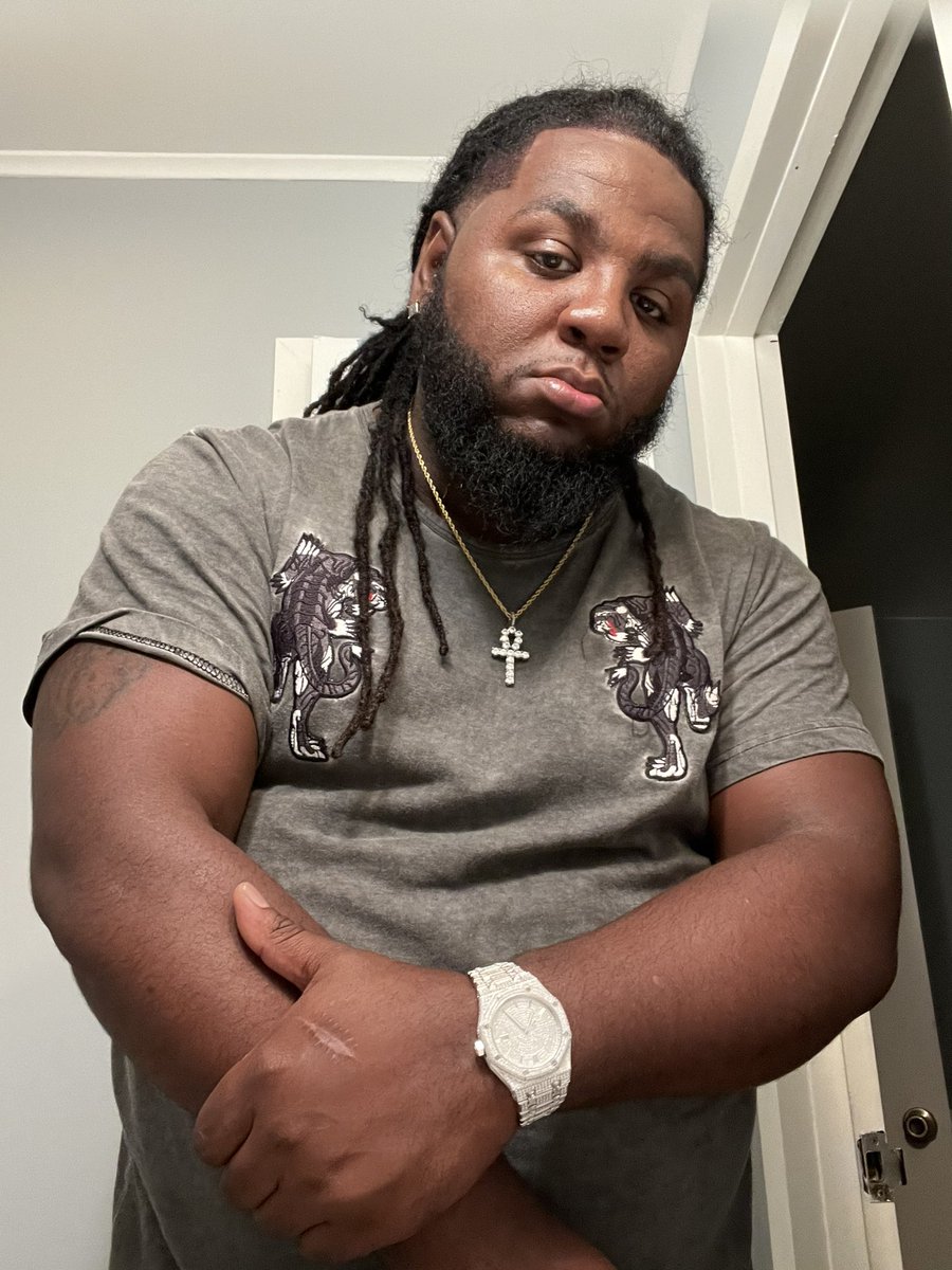 quez337's tweet image. What’s up people