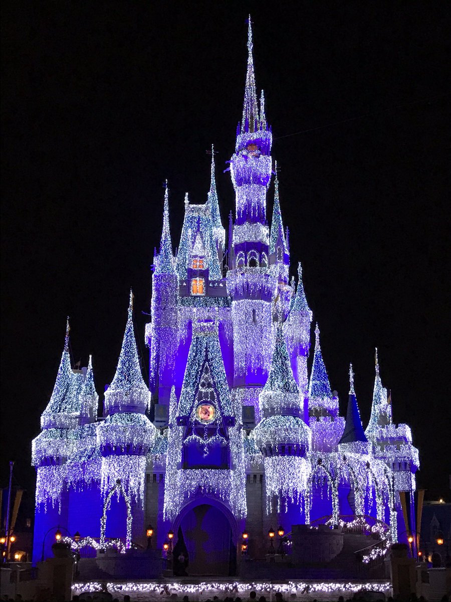 curlieQmed's tweet photo. currently listening to Disney soundtracks as study music and missing all the joy &amp; magic of Disney world 😫💖 #DisneyWorld50 #whencanwegoback #happiestplaceonearth 

ps- the first pic is the best timed pic ever &amp; one of my all time faves, thanks @tcm692 https://t.co/s4v2EszjrS