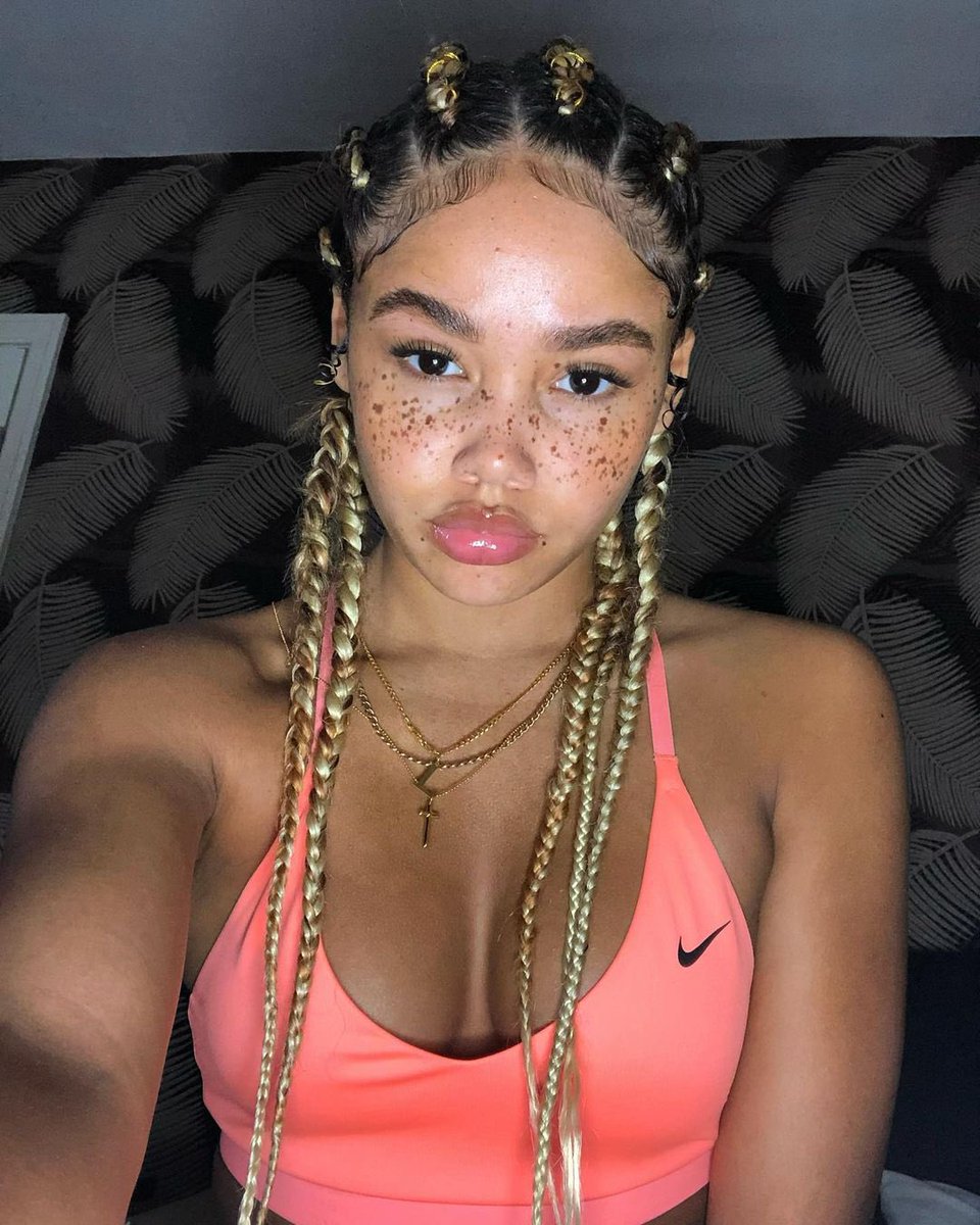 𝐞𝐛𝐨𝐧𝐢𝐞𝐬  tweet media