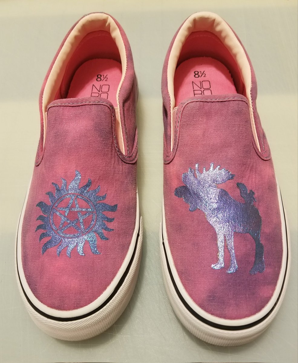 ChelleHanson's tweet image. My dye project for #SPNNOLA turned out great! @jarpad @jensen #akf #mooseandsquirrel #spnfamily #spnforever