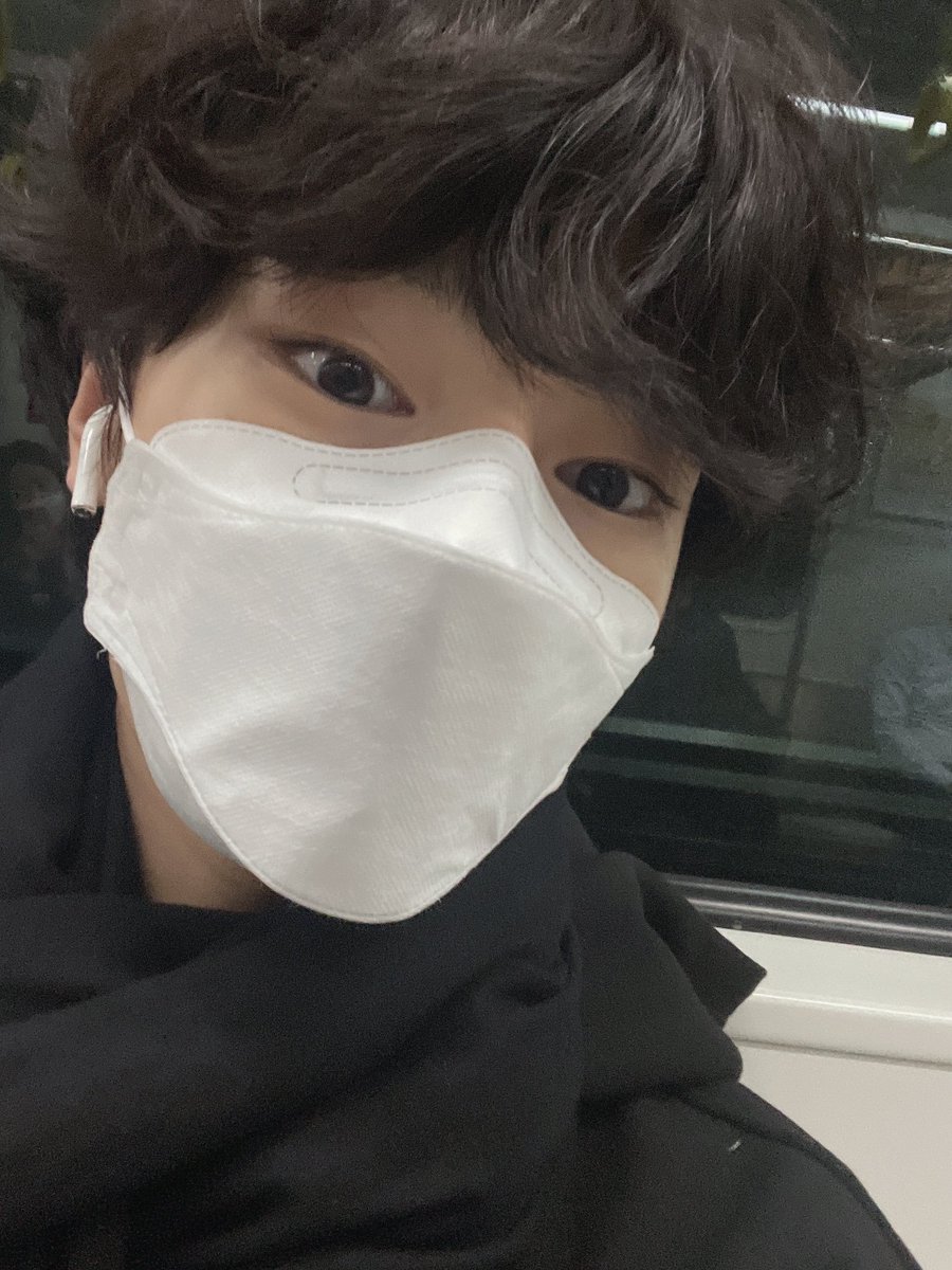 minhueon's tweet photo. I vote for #MAMAVOTE #straykids https://t.co/C9569Jj7v3