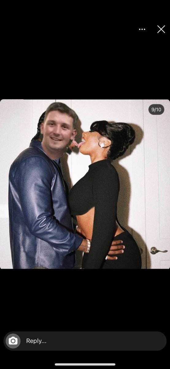 OEmily31's tweet photo. hot girl meg newest man 👅

@theestallion 
@thofslien13 https://t.co/qNqEdgjATU