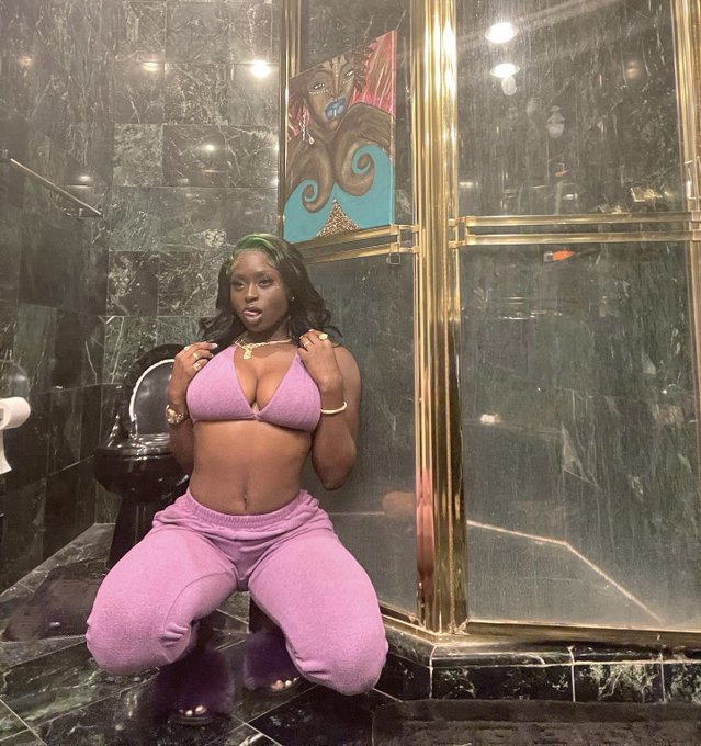 1 pic. Joker 💚💜 https://t.co/gGywyn7skv