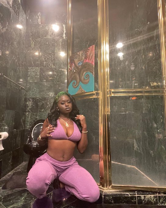 4 pic. Joker 💚💜 https://t.co/gGywyn7skv