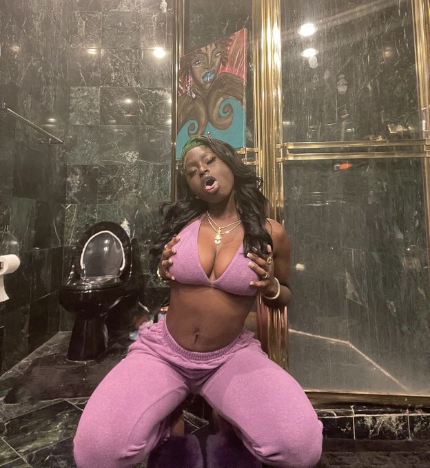 2 pic. Joker 💚💜 https://t.co/gGywyn7skv