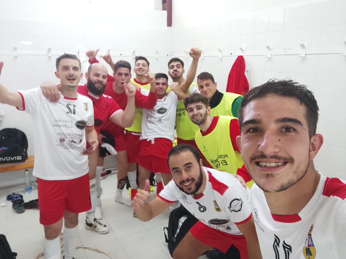kikosanchezN's tweet photo. Que equipazo tienes mister (+3) 

@joselufri https://t.co/pX29PeggLI