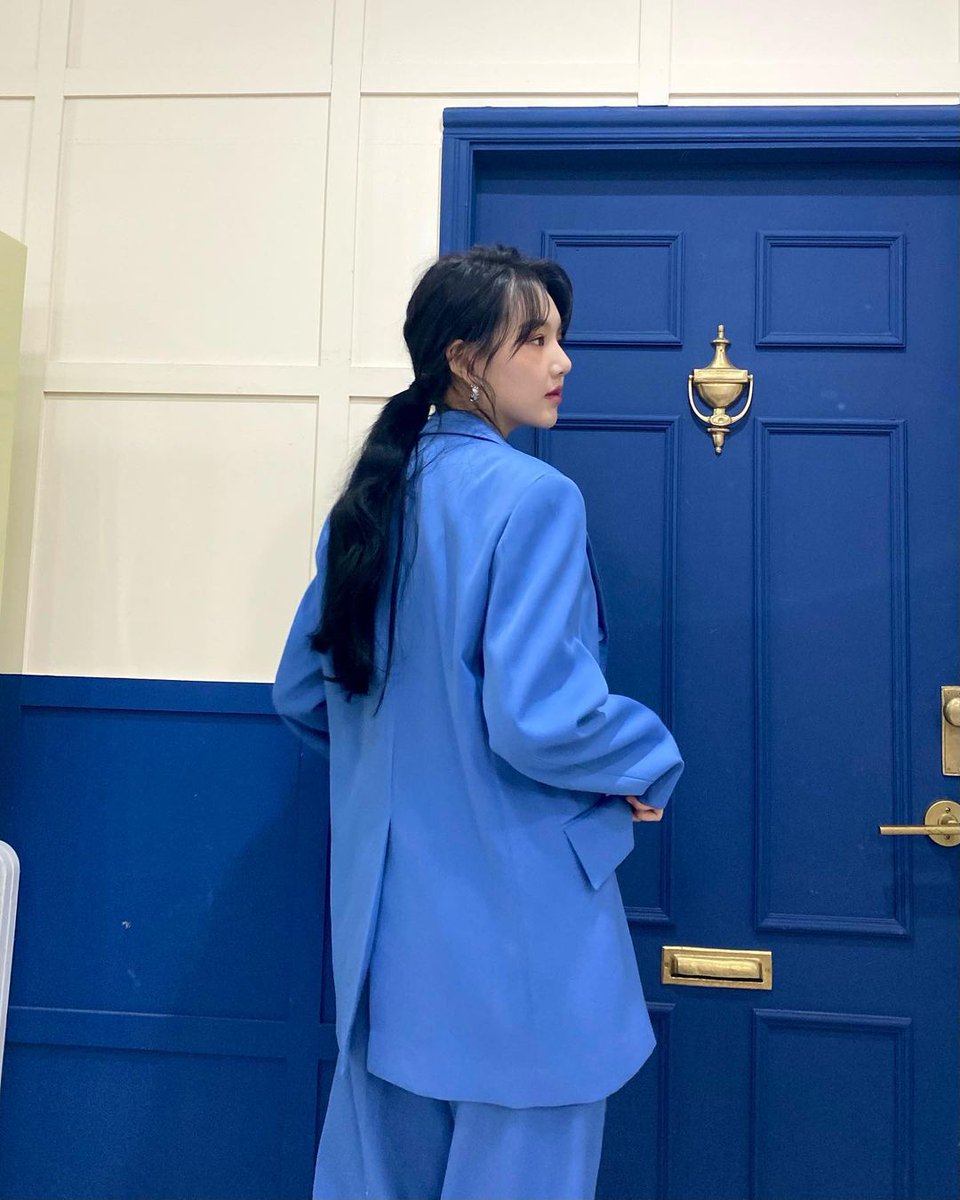 bbuddiesbr's tweet photo. [📸] 211112 - Yerin (every__nn) post:

🐥: 💙💜

🔗: https://t.co/lKqzd6OIcm

#GFRIEND #여저친구 #YERIN #예린
MC GREE x YERIN
#SorryForLovingYouOUTNOW https://t.co/w7dXa0nWNu