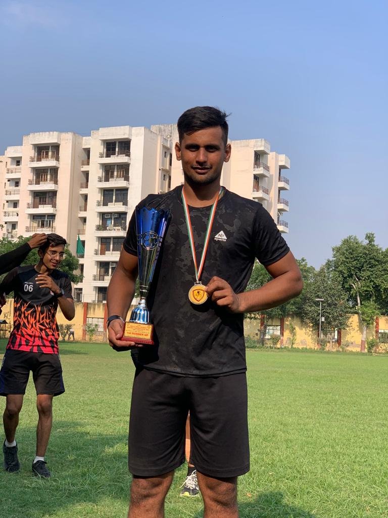 Shubham31294382's tweet photo. Real character from the boys and fantastic state championship well played boys #rollballlife #rollballvideo #apnagameapnafame #hardwork #teamwork #sportsman #athlete #rollballvideos #rollballindia #teamgamechangers #teammeerut #seniorstate #meerutteam #teamgame #goalkeeping https://t.co/zAK8fFS7Qs