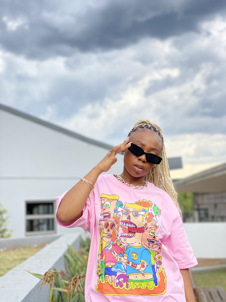 studiodrab's tweet photo. our graphic tees are kinda cool. https://t.co/8hLAhpUTEe