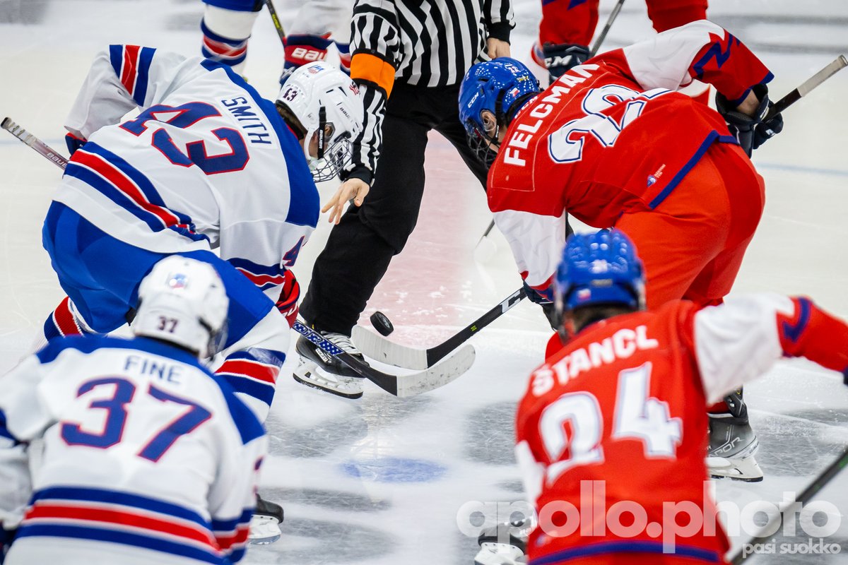 APhotoOffic's tweet image. Eilen päättyneen 4 Nations Tournament U17 päättävä  ottelu USA - CZE. USA vei lopulta todella vauhdikkaan ja tiukan matsin lukemin 2-1, sekä pokkasi samalla turnauksen voiton puhtaalla 3 voitolla.

Kuvat: @PasiSuokko  

#4shots  #apollophoto #U17hockey #staytuna #4nationsU17