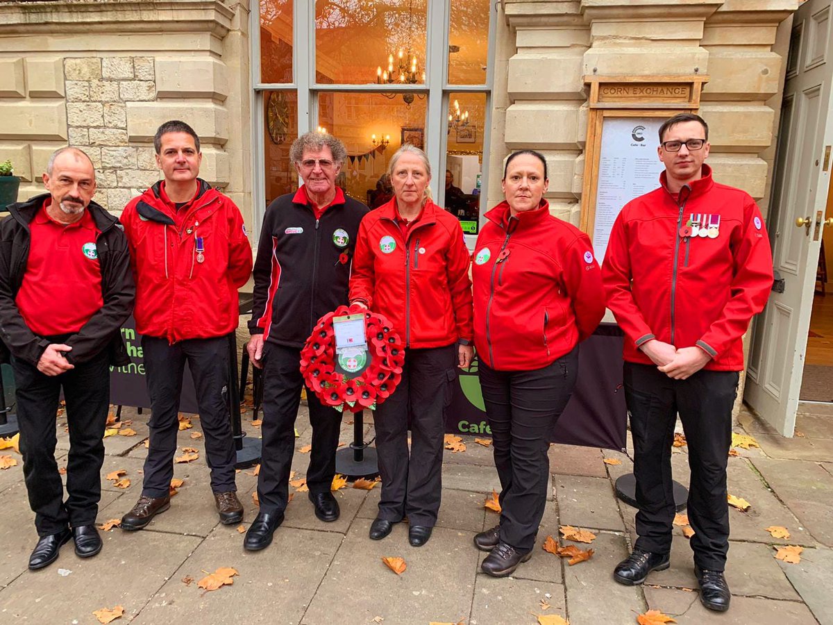 oxsar's tweet photo. A wreath was laid at Witney Remembrance Service on behalf of OxSAR today. We remember the fallen and those left behind.
Words can not truly describe today’s emotions save for 3: #LESTWEFORGET 
Please raise a glass this evening to our "Absent Friends" &amp; those who’ve gone before https://t.co/K0TQx3VWXA