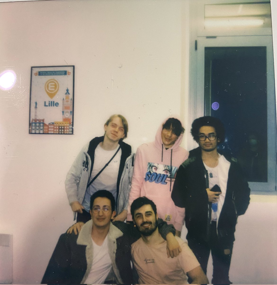 Coach_euphoria's tweet photo. La rencontre après avoir bossé ensemble pdt longtemps chez Pulsar, un top 9-16 Pro et un beer pong diff (❤️) @a_mytsu @Mirouka_lol @Meoze_ @Rreivax3
Thx aux drafteur @AriesLoL_ et à ce que j'ai pu croiser #LEL3 https://t.co/uhBvrQhQsx