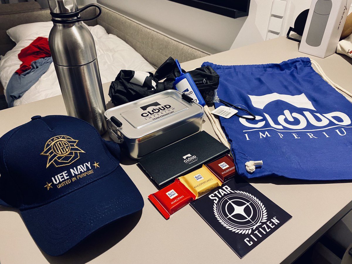 Jon_Jrz's tweet photo. Two weeks ago, a new stage of my life began, in a new country and in a wonderful new job.
Thank you so much @CloudImperium for giving me the opportunity to be part of your family and thank you also for this amazing gifts.
See you in the Verse! https://t.co/LfcDzZGoGw