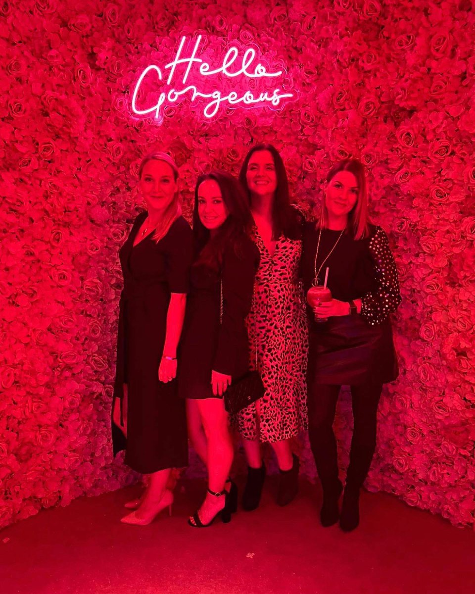 RhianGuy's tweet photo. #friends#Boujee#prosecco#cocktails#laughter 🥂💕 https://t.co/PQ1X2NXdOu