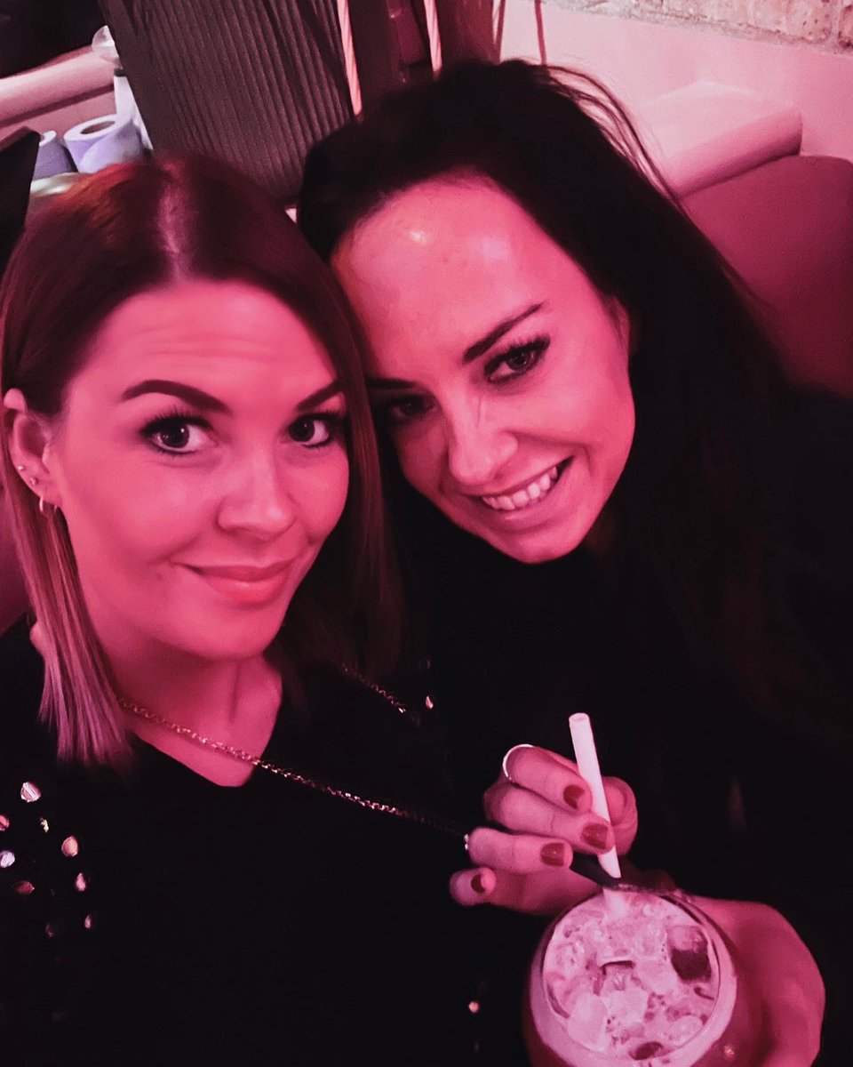 RhianGuy's tweet photo. #friends#Boujee#prosecco#cocktails#laughter 🥂💕 https://t.co/PQ1X2NXdOu