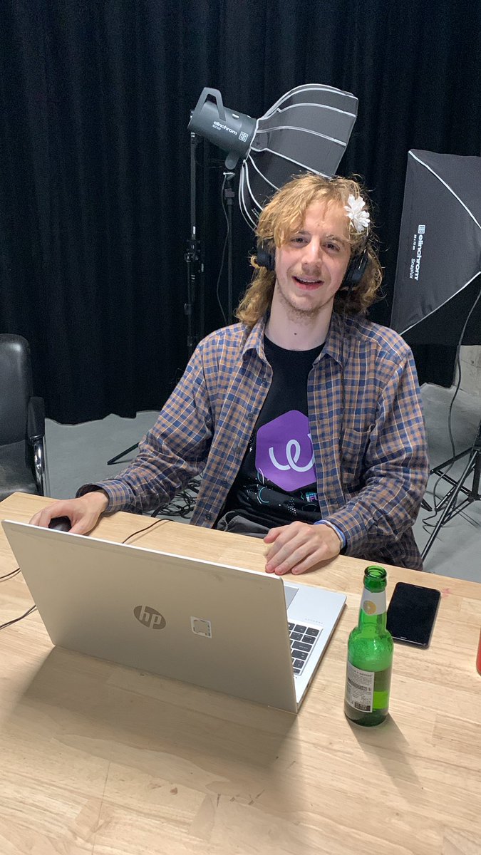 coebar1's tweet photo. 4 teams of 32 in grand finale for the #blingathon hackathon @energywebx #WeAreEnergyWeb and all energy track https://t.co/69YXqaAAF1