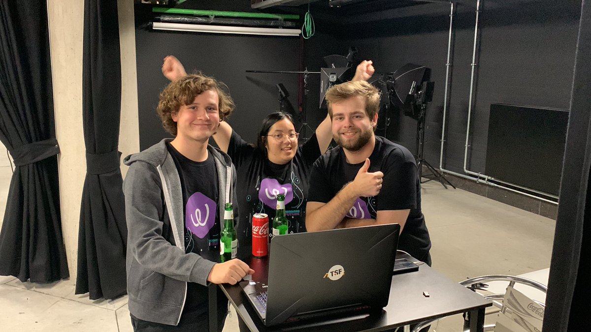 coebar1's tweet photo. 4 teams of 32 in grand finale for the #blingathon hackathon @energywebx #WeAreEnergyWeb and all energy track https://t.co/69YXqaAAF1