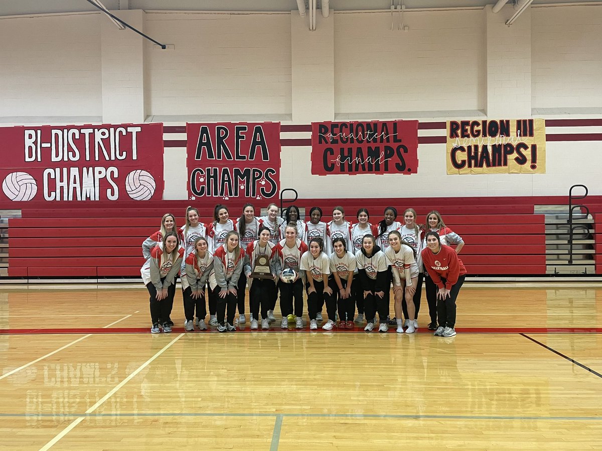 This season was full of highs and lows, but these girls came together and fought hard until the very end. 7 of them are BACK to BACK region finalist and 11 did it for the first time! We are so proud of everything they have overcome and accomplished this season! ❤️🏐🐯