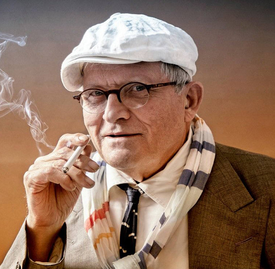 A really incredible thing happened yesterday.
David Hockney (The worlds greatest living artist IMHO) bought 10 packs of my beermats. I said WOW can I talk about this on the internet and he replied...