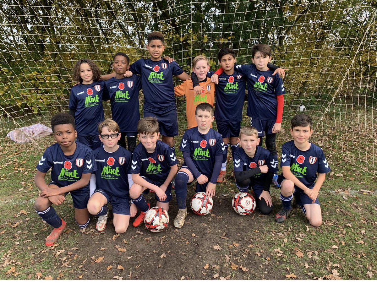 ryanfc1995's tweet image. Great team picture today from our Ryan FC u11s Red team which play in the ⁦@echoleague⁩ with the Poppy on the shirts which as a club we all showed our respect for Remembrance Day. 👏👏