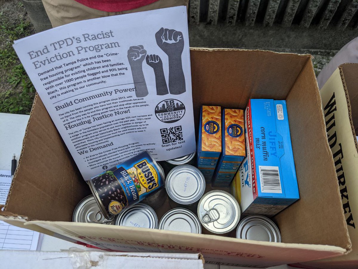 TAARPR's tweet photo. Great turnout for our food distribution event yesterday! We got over 25 boxes of non-perishable food out to folks at Robles Park Village, and spread the word about Tampa and TPD's racist eviction program. #StopTPDsRacistEvictionProgram #CommunityControlOfThePoliceNow https://t.co/oAPpYzo86z