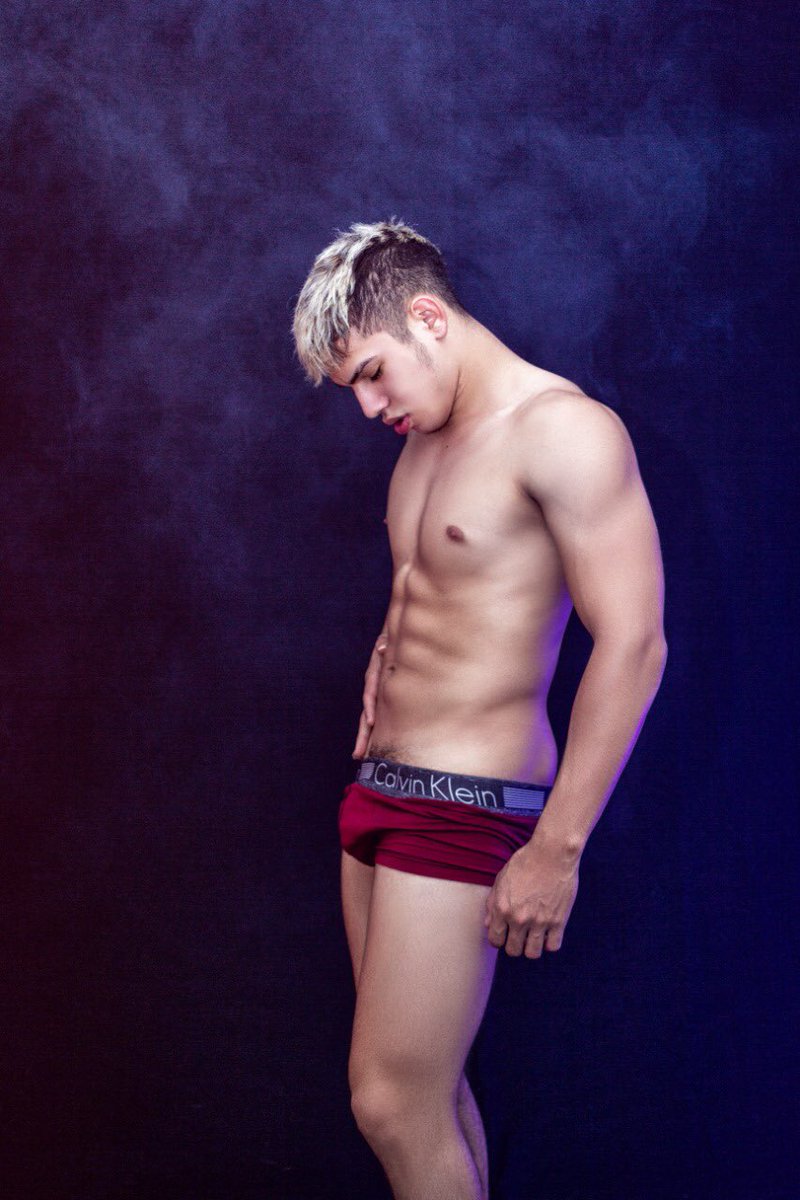 CalvinKushf4f's tweet photo. #Flirt4Free #META #models #elegancia #latinos https://t.co/76uytJHBrL
